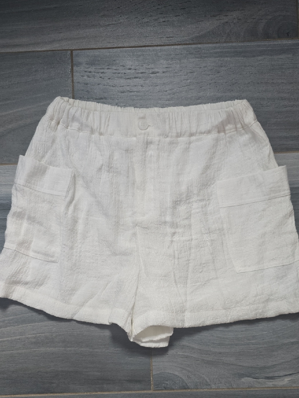 Blu Pepper White Elastic Waist Pocket Shorts